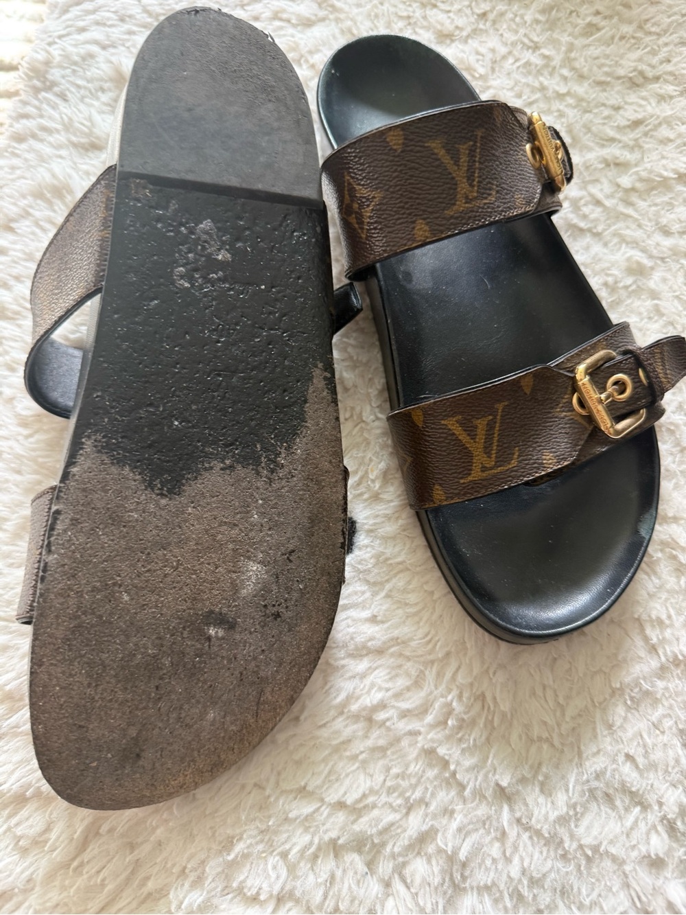 Louis Vuitton Dia Sandals - Picture 3 of 4